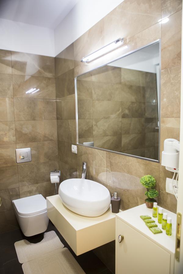 Vila Tako - Hotel Tirana Buitenkant foto