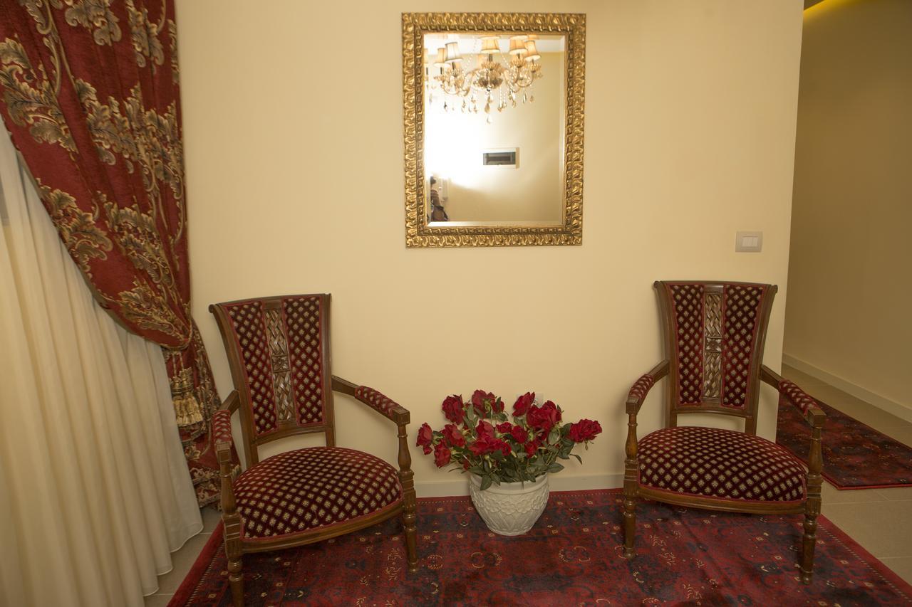 Vila Tako - Hotel Tirana Buitenkant foto